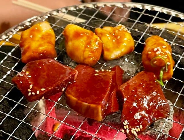 焼肉ホルモン濱牛 - シロコロ 牛マル腸、ハート