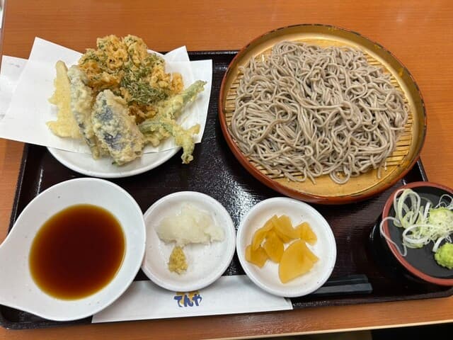 天丼てんや - 桜海老と鰆の天ぷらと盛り蕎麦のセット