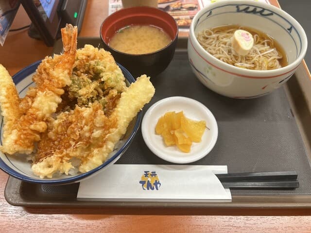 天丼てんや - 早春海老天丼（小盛）小蕎麦（温）セット ¥1170