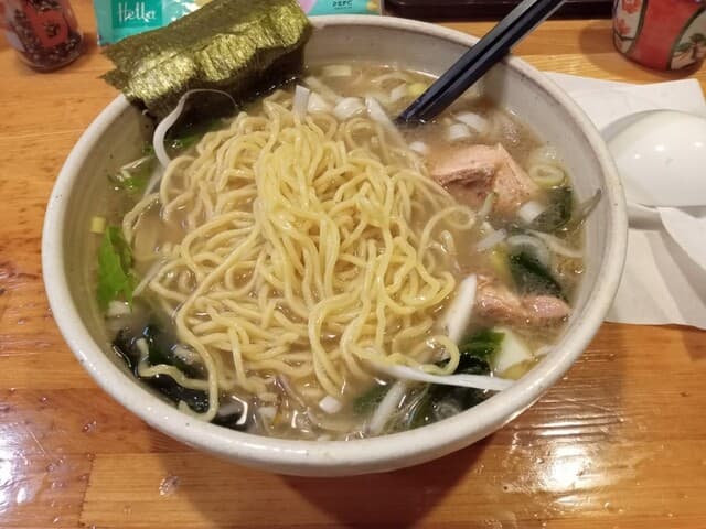ラーメンショップ 一玲 - 麺