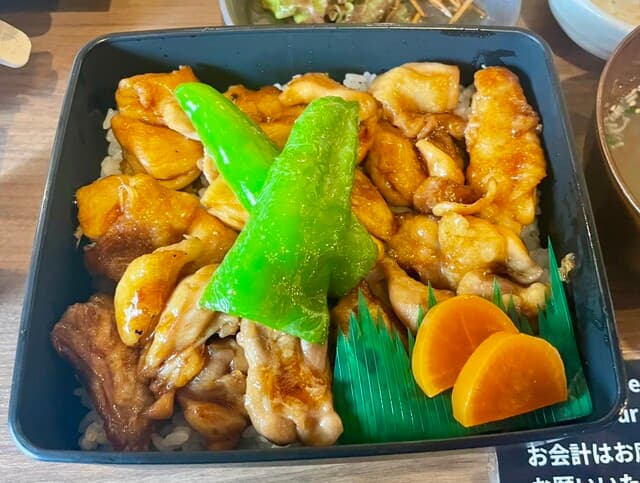 まっさか鳥焼肉 とり太郎 - 鳥重¥1,000