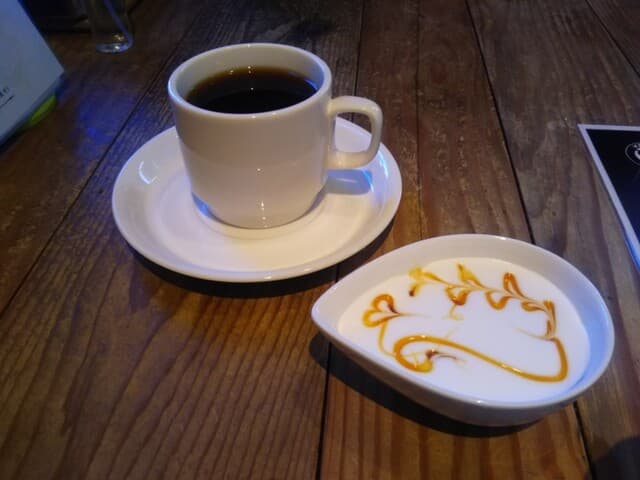 山梨レストラン メリメロ - コーヒーとデザートはプリン
