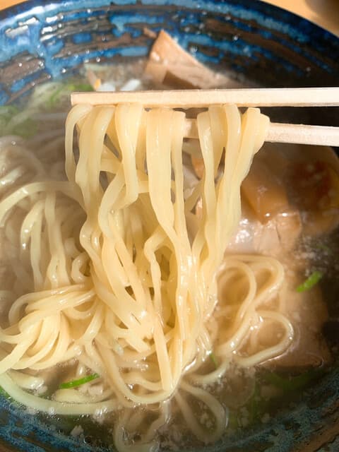 山海居 - 塩ラーメンの麺