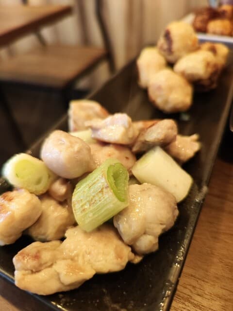 酒場  夏目 - 焼き鳥つくね（塩）