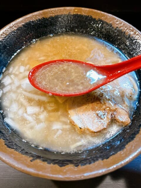 酒場  夏目 - 中華そばハーフのスープ