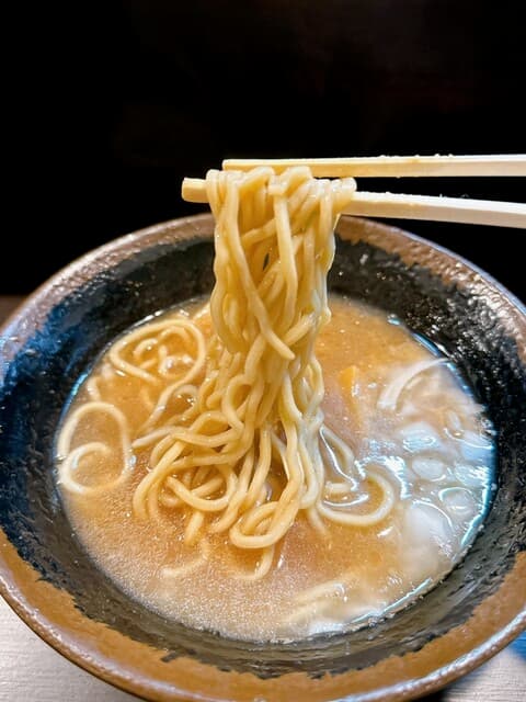 酒場  夏目 - 中華そばの麺