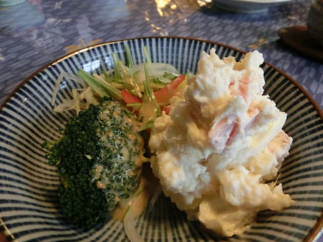 そば処 ものぐさ - 長芋のﾎﾟﾃﾄｻﾗﾀﾞ(\400)