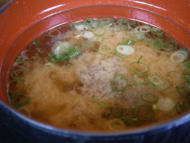 絶景の宿　龍峡亭 - 朝食　珍しいキノコの味噌汁　生茸（いくち）