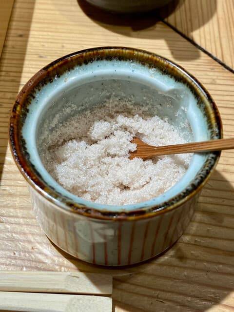 天ぷらと寿司18坪 - 卓上調味料(塩)