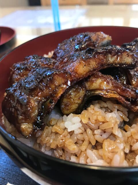 うなぎのしもむら - 上丼は三切れ