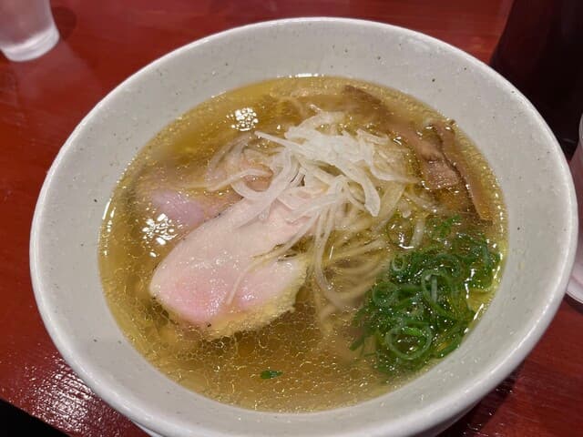 鶏そば専門店 らーめんえびす - 塩そば850円
