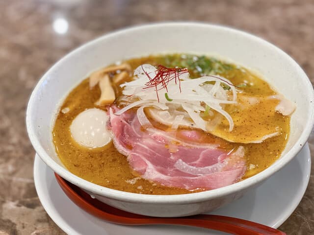 鶏そば専門店 らーめんえびす - こっさり(鶏白湯×魚介) 特製鶏そば☆