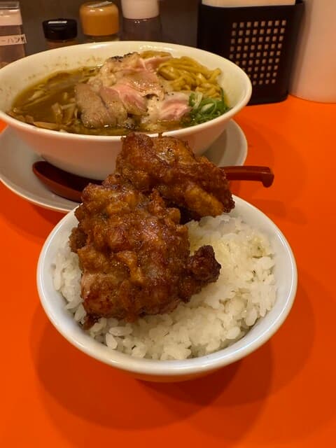 鶏そば・から揚げ専門店らーめんえびす - 唐揚げ2個 ドデカいんです