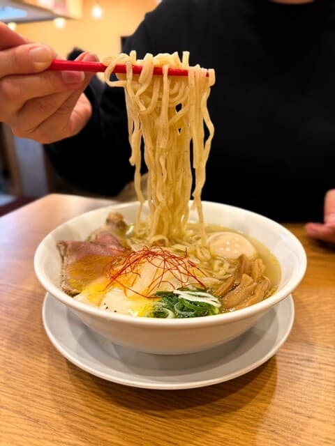 鶏そば・から揚げ専門店らーめんえびす -