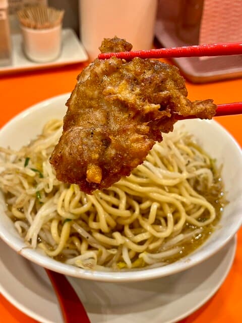 鶏そば・から揚げ専門店らーめんえびす - 唐揚げがデカい