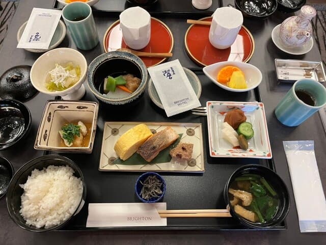 螢 - 朝食