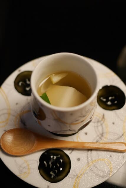 螢 - 先付：寄せ豆腐 茸 小吸物