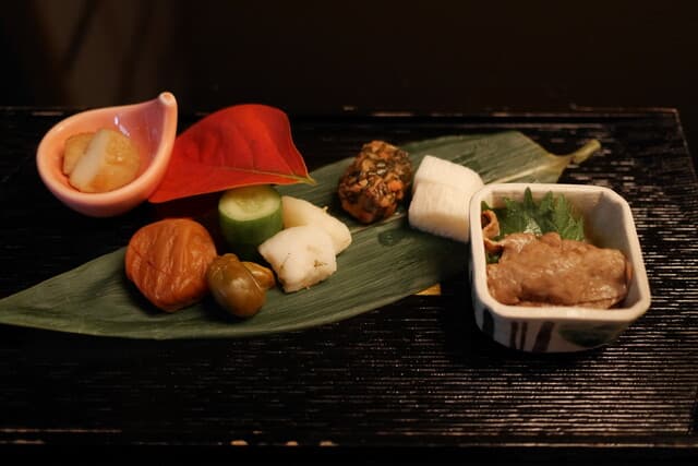 螢 - 箸休め：「打田漬物」のお漬物 梅干し 帆立旨煮 牛しぐれ煮 鰻有馬煮