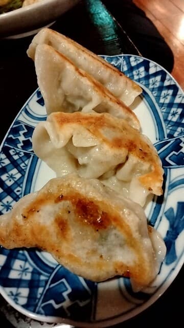 六傳屋 - 大きな餃子♫♪(๑ᴖ◡ᴖ๑)♪