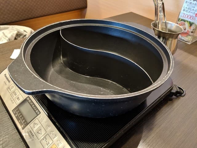 しゃぶ葉 - 出汁は二種類選べます