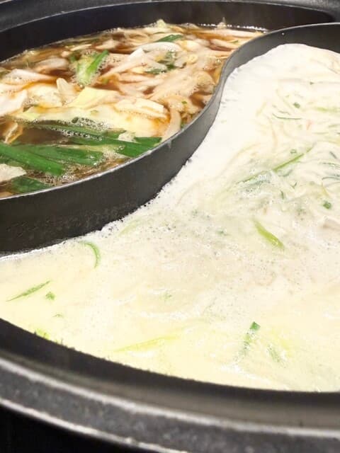 しゃぶ葉 - 濃厚豚スープだし
濃厚クラムチャウダーだし

良い意味で
カップヌードル
醤油味
シーフード味