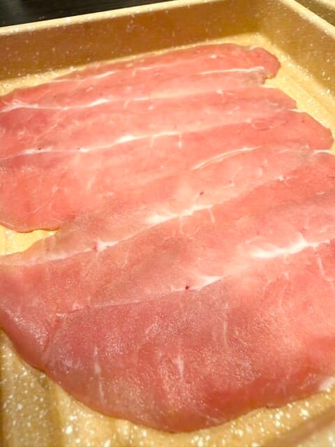 しゃぶ葉 - 今日の脂身の少ないバラ肉　お肉のバラツキは楽しみのひとつくらいのものです　コスパ良すぎ