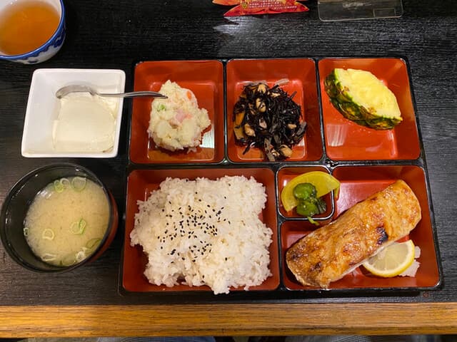 のと楽 - 真鯛の塩焼き　(日替わり)