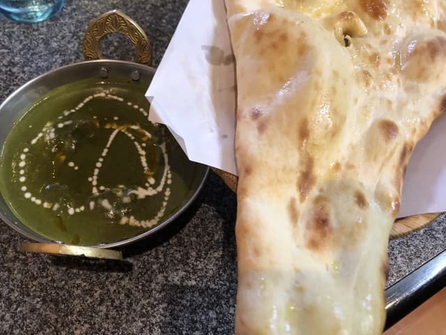 インド料理レストラン＆バー アルシー - ポークほうれん草カレー