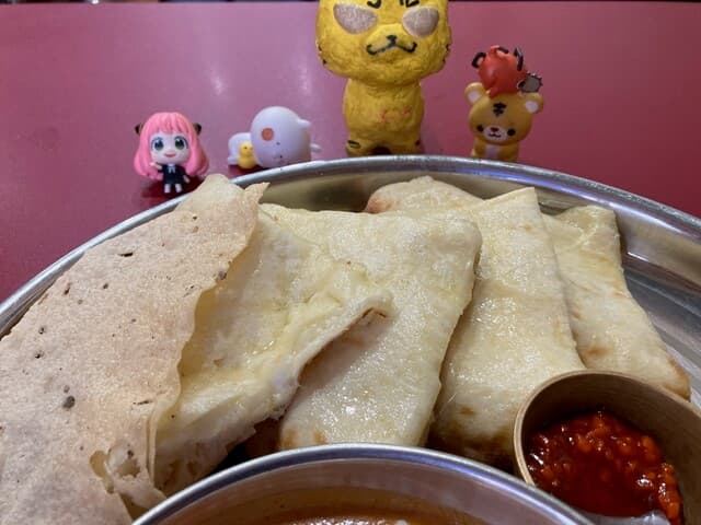 インド料理レストラン＆バー アルシー - チーズナン他