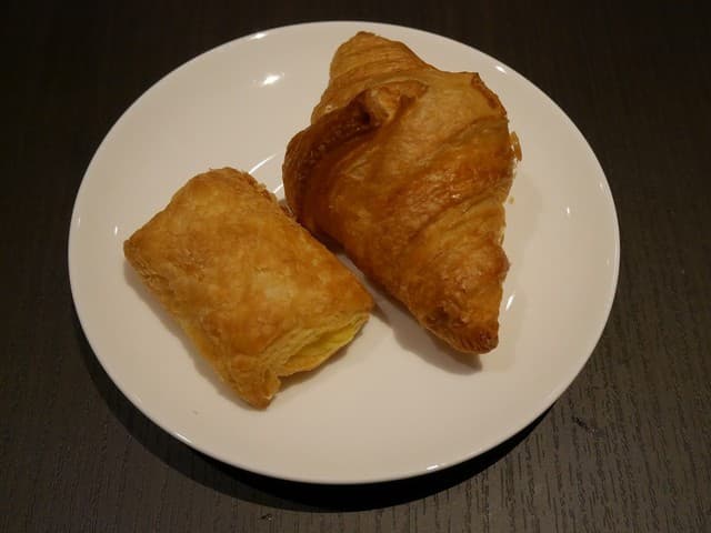 ルーム カフェ(アスティルホテル新大阪プレシャス) - 焼きたてパン