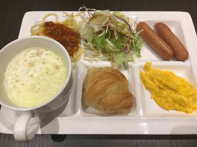 ルーム カフェ(アスティルホテル新大阪プレシャス) - いろいろ取ってきました