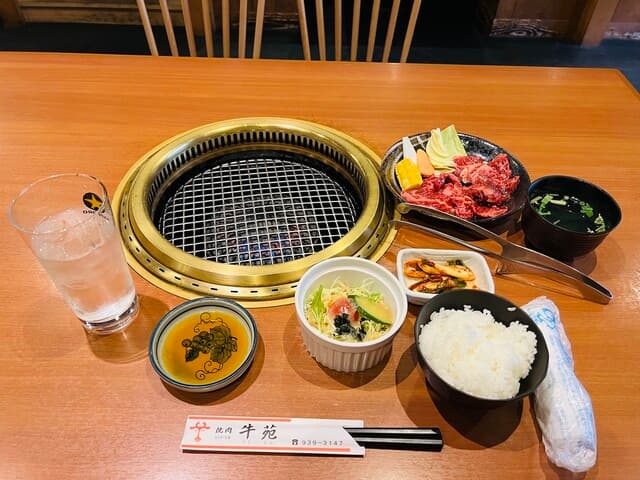 牛苑 - ジャンボ定食　１１００円