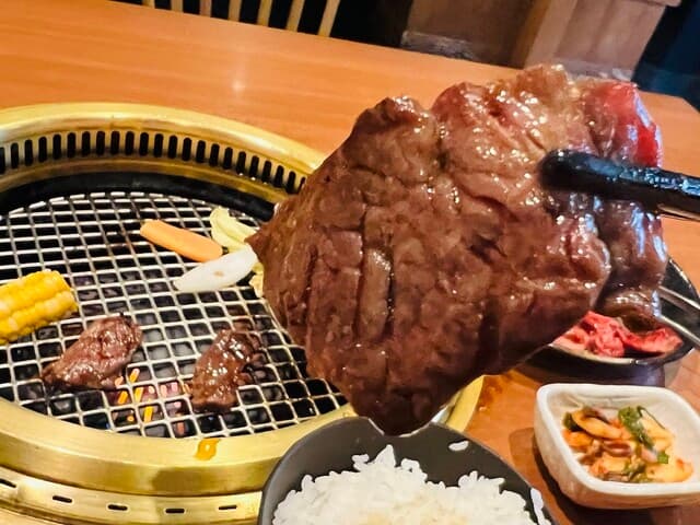 牛苑 - 柔らかジューシー肉厚ハラミ