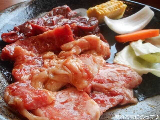牛苑 - ペア定食のカルビとハラミ