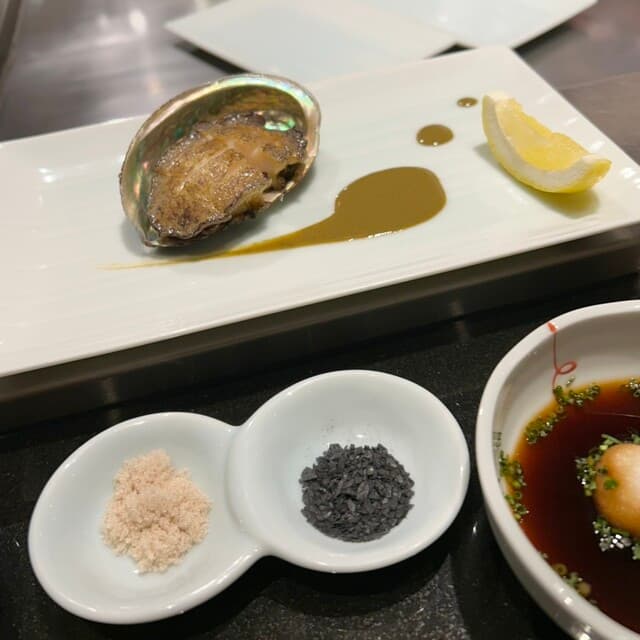 神戸牛ステーキ鉄板焼 雪月花 - 活鮑のバターソテー