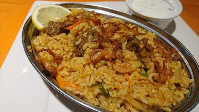 HALAL & VEGGIE Restaurant ポンテロッソ -