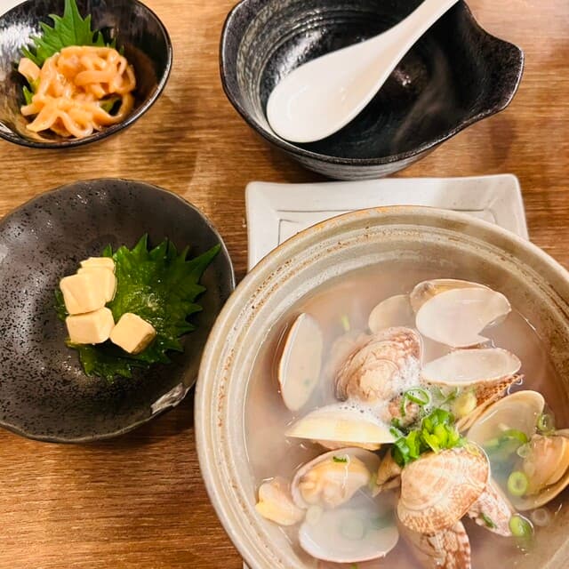 浜焼き きばる - クリームチーズ醤油漬、あさりの酒蒸し