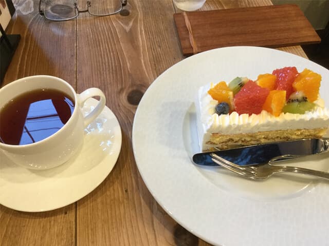 ケーキ パスタ&バール いすずカフェ - ケーキセット