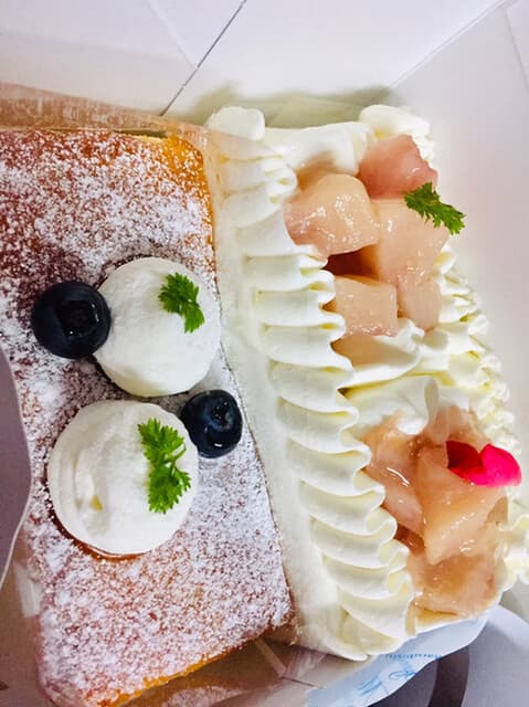 ケーキ パスタ&バール いすずカフェ - チーズ、モモ！