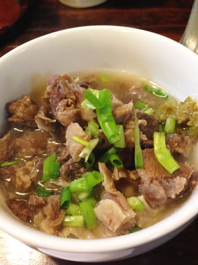 やきとり たぬき - 馬すじ煮込み。
コリコリ感満載で、食感は牛スジに似ていますが、
牛のような独特の臭みがなくてイイです。