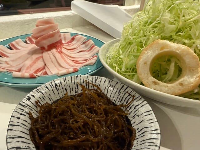 あぐー豚しゃぶしゃぶ専門店 オーシャンBoo！ -