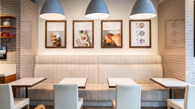 SONOKO CAFE - 入口ソファー席