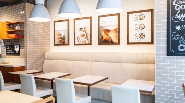 SONOKO CAFE - 入口ソファー席