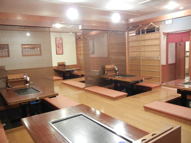 錦 わらい - ４０名様までの大人数宴会にも最適な掘りごたつ座敷。足を伸ばしてゆっくりお寛ぎいただけますね♪
