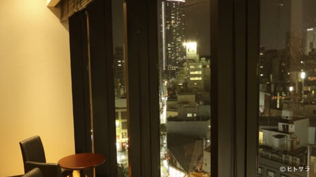神戸牛ステーキ鉄板焼 雪月花 - ロマンチックなひと時を過ごせる、夜景が見える窓際