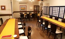 HALAL & VEGGIE Restaurant ポンテロッソ - ２階席もあり、女子会や、２６名迄のパーティーに最適！