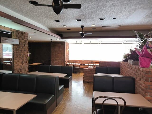 CAFE PETIT - 内観