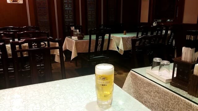 四川料理 秋 - 生ビール：380円