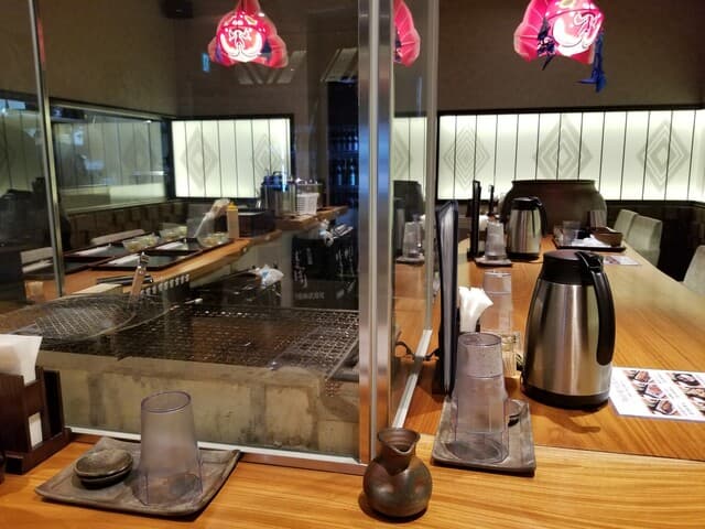 完全個室完備 郷土酒肴 あおもり屋 - オープンキッチン。