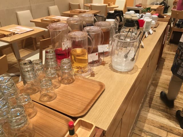 めん、色いろ。いつでも、おやつ。 - ヘルシーなドリンクバー
